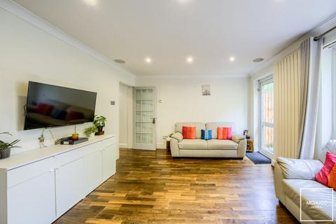 18 Berrow Drive, Birmingham, B15 3UB