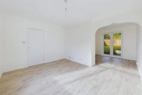18 Sandyleaze, Gloucester, GL2 0PY