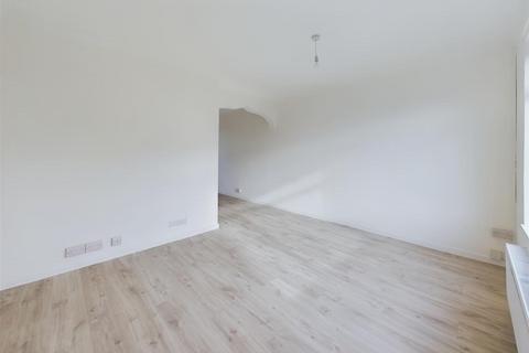 18 Sandyleaze, Gloucester, GL2 0PY