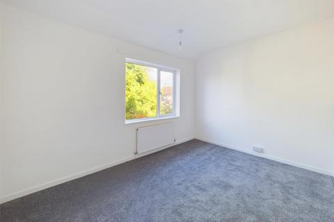 18 Sandyleaze, Gloucester, GL2 0PY