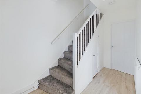 18 Sandyleaze, Gloucester, GL2 0PY
