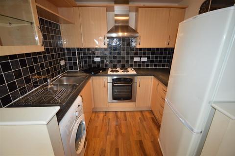 2 bedroom flat to rent, Hulme High Street, Manchester M15