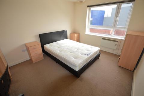 2 bedroom flat to rent, Hulme High Street, Manchester M15