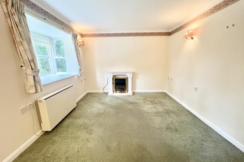 1 bedroom flat for sale, Moorside Road, West Moors, Dorset, BH22