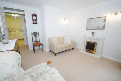 1 bedroom flat for sale, Moorside Road, West Moors, Dorset, BH22