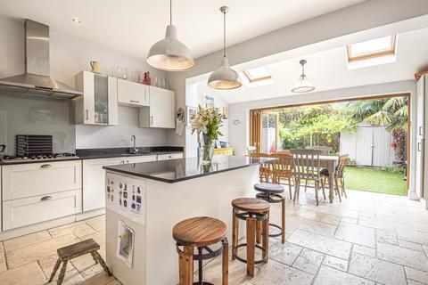 136 Faraday Road, London, SW19 8PB