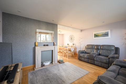 21 Clermiston View, Edinburgh, EH4 7BU