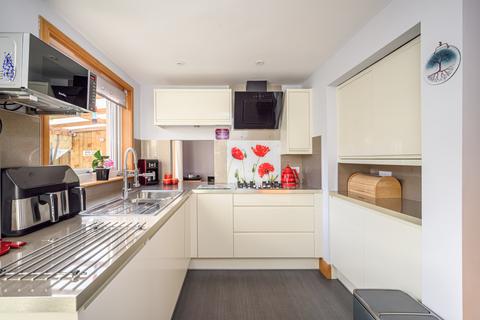 21 Clermiston View, Edinburgh, EH4 7BU