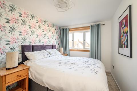 21 Clermiston View, Edinburgh, EH4 7BU