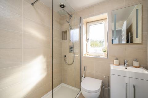21 Clermiston View, Edinburgh, EH4 7BU