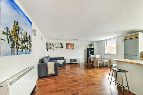 2 bedroom flat for sale, Brokesley Street, London, E3