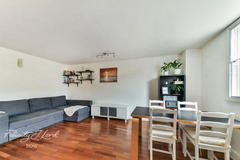 2 bedroom flat for sale, Brokesley Street, London, E3