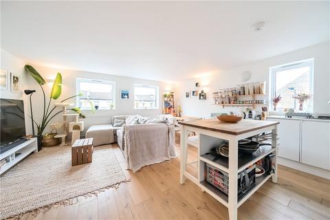 2 bedroom apartment for sale, Dunstans Road, London