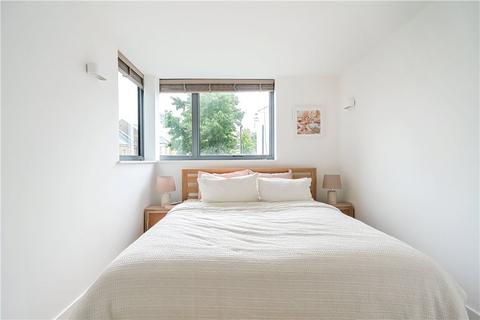 2 bedroom apartment for sale, Dunstans Road, London