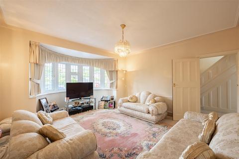 4 bedroom detached house for sale, LEASWAY. Chalkwell