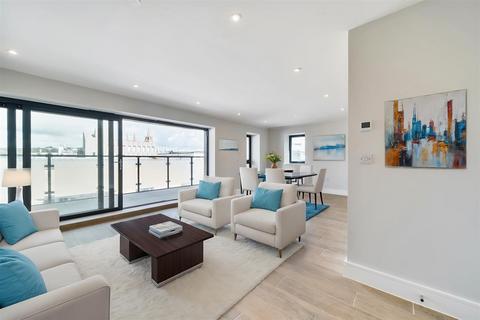 3 bedroom apartment for sale, City Road, Truro