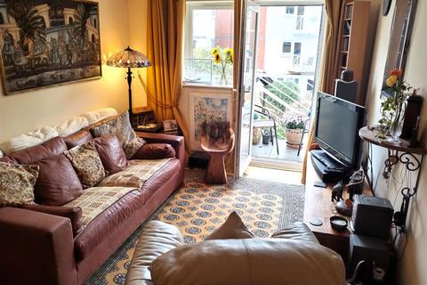 2 bedroom maisonette for sale, Patagonia Walk, Marina, Swansea