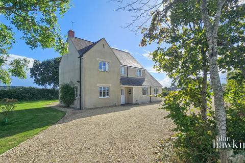 4 bedroom detached house to rent, Chaddington Lane, Royal Wootton Bassett,  SN4