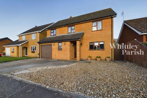 5 bedroom detached house for sale, Primrose Close, Attleborough NR17