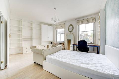 Studio to rent, Gloucester Road, South Kensington, London, SW7