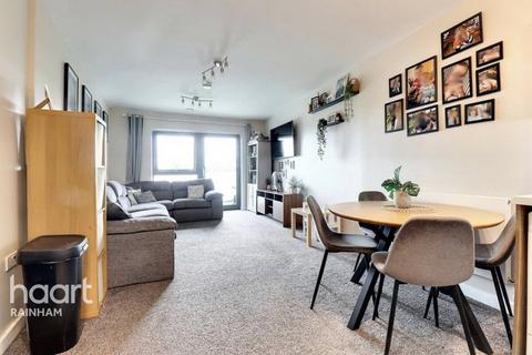 2 bedroom apartment for sale, Broadis Way, Rainham