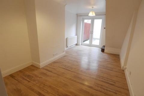 2 bedroom terraced house to rent, 4 Vicar Lane, Howden