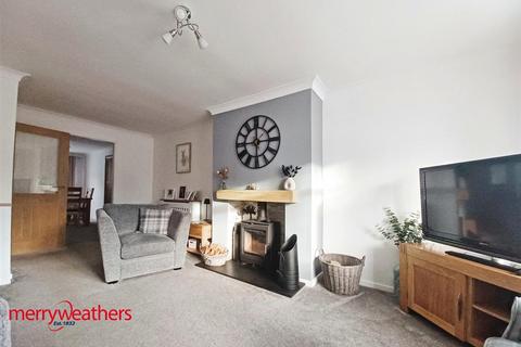 3 bedroom detached house for sale, Markfield Drive, Flanderwell, Rotherham