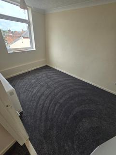 2 bedroom apartment to rent, Station Street, Nottingham NG17