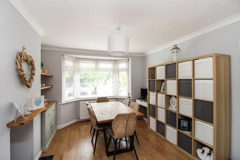 58 Barnfield Road, Crawley, RH10 8DP