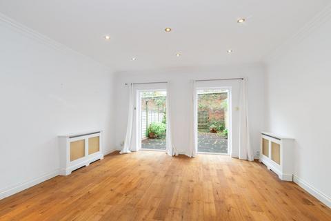 4 bedroom terraced house to rent, King George Square, Richmond, Surrey, TW10