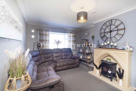 3 bedroom semi-detached house for sale, Kendal Avenue, Thornton Cleveleys FY5