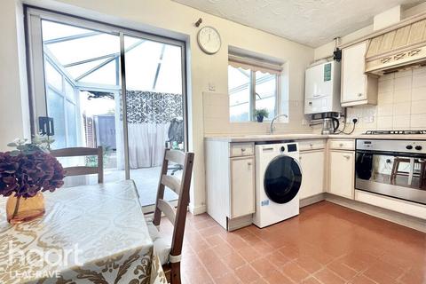 35 Addington Way, Luton, LU4 9FP
