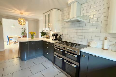 7 Dymond Close, Camelford, PL32 9US