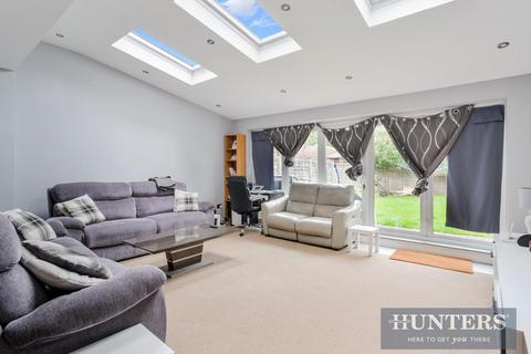 4 bedroom semi-detached house for sale, Summer Road, Thames Ditton