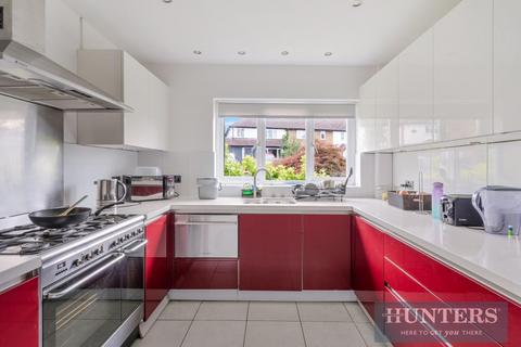 3 bedroom end of terrace house for sale, Summer Road, Thames Ditton