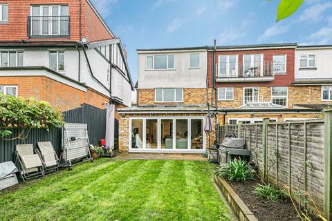 3 bedroom end of terrace house for sale, Summer Road, Thames Ditton