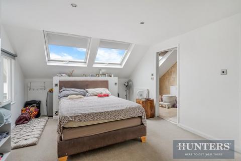 70 Summer Road, Thames Ditton, KT7 0QP