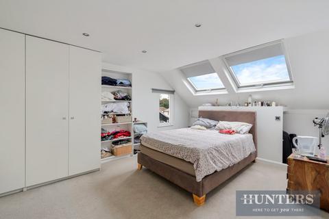 70 Summer Road, Thames Ditton, KT7 0QP
