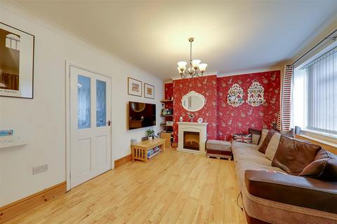 4 bedroom semi-detached house for sale, Tower Road, Lancing BN15