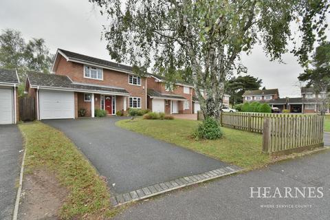 4 bedroom detached house for sale, Mountbatten Drive, Ferndown, BH22