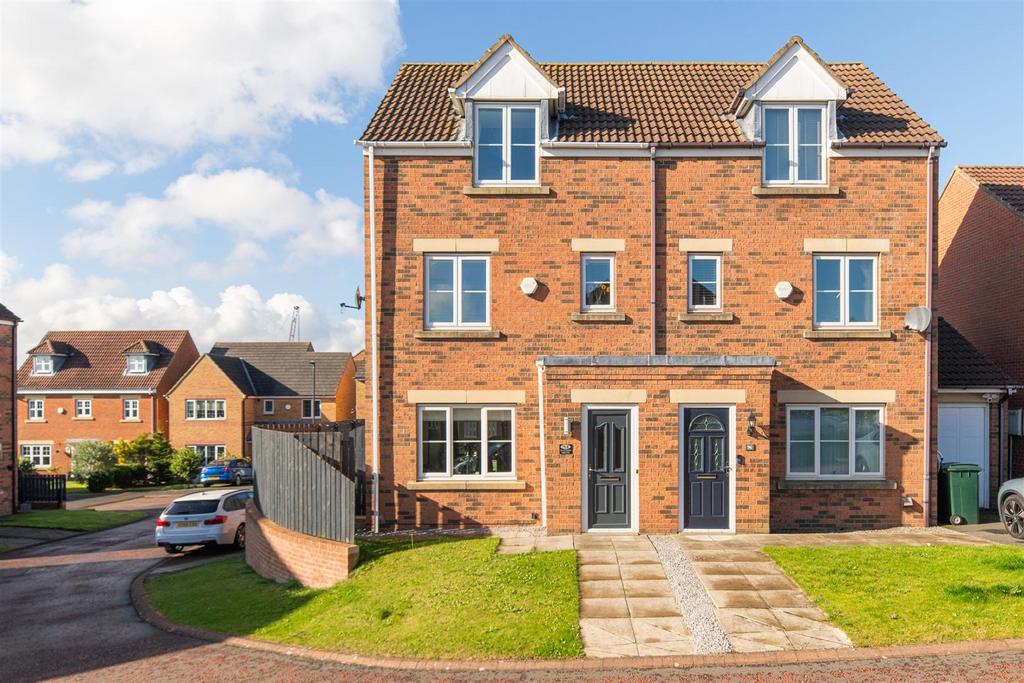 Haydon Drive, Wallsend, Newcastle... 3 bed townhouse for sale £230,000