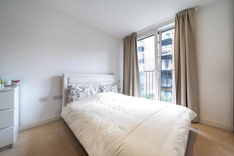 2 bedroom apartment to rent, Whiting Way, London SE16