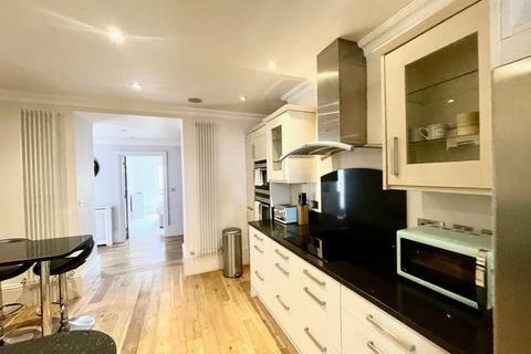 3 bedroom apartment to rent, La Route De La Haule, Jersey JE3