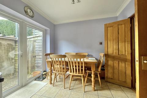 71 Cowick Hill, Exeter, EX2 9NQ