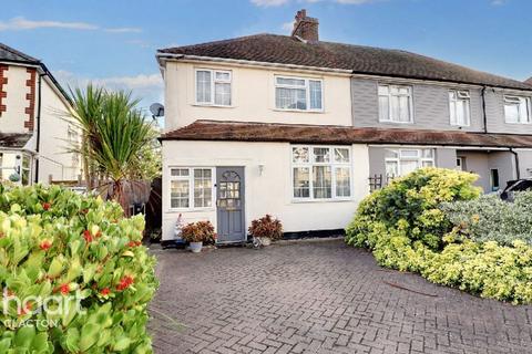 4 bedroom semi-detached house for sale, West Avenue, Clacton-On-Sea