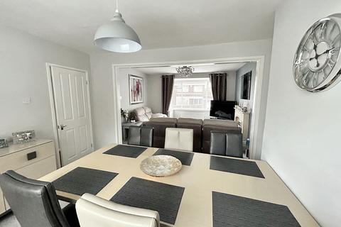 4 bedroom semi-detached house for sale, Horncliffe Gardens, Swalwell, Newcastle upon Tyne, Tyne and Wear, NE16 3EN