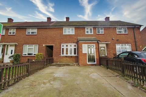 3 bedroom terraced house to rent, Swindon Lane, Harold Hill, RM3