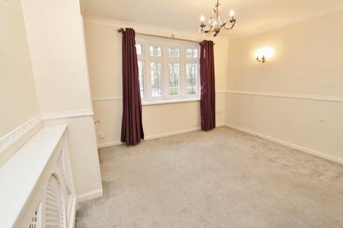 3 bedroom terraced house to rent, Swindon Lane, Harold Hill, RM3