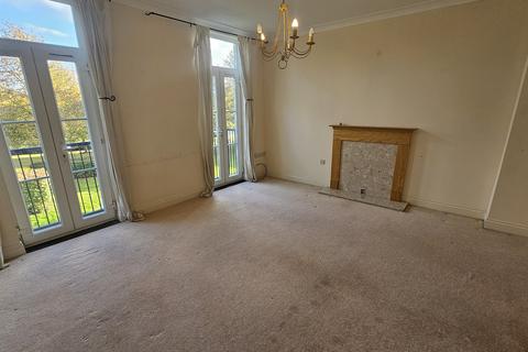 3 bedroom terraced house for sale, Mosquito Way, Hatfield, Hertfordshire