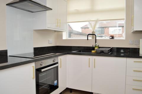 2 bedroom house to rent, Argyll Road, Chadderton, Oldham